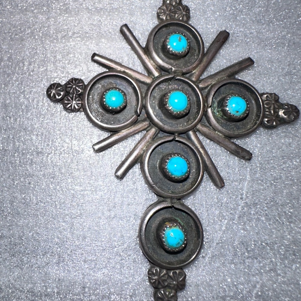 Vintage old pawn, turquoise and silver cross by Zuni. - Picture 3 of 4
